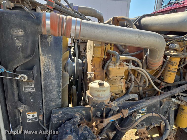 image for item EU3911 2004 Peterbilt 379 semi truck