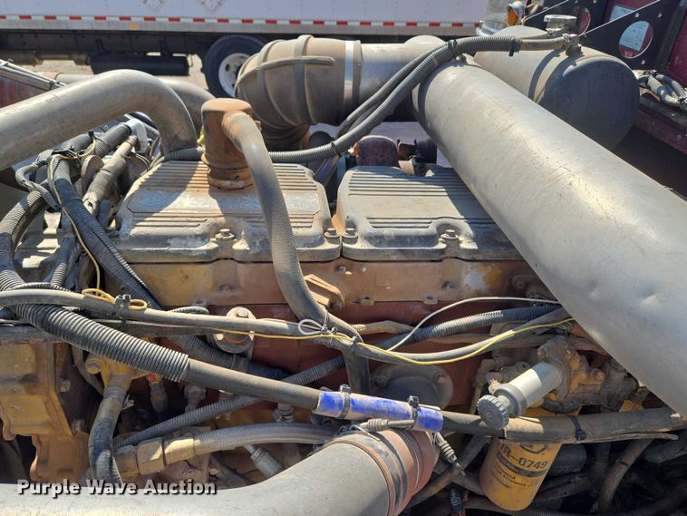 image for item EU3911 2004 Peterbilt 379 semi truck