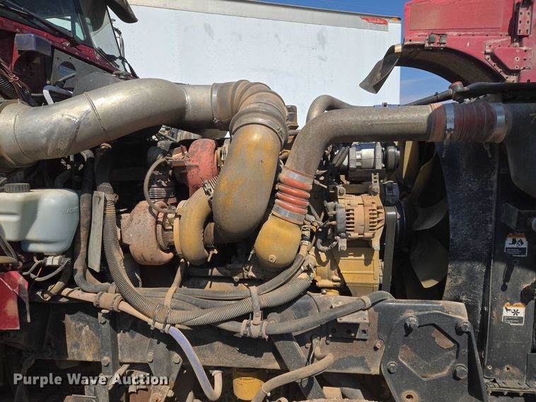 image for item EU3911 2004 Peterbilt 379 semi truck