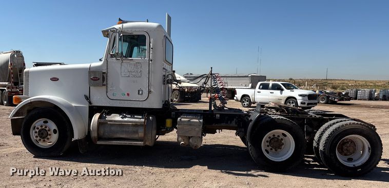 image for item EU4695 2003 Peterbilt 378 semi truck