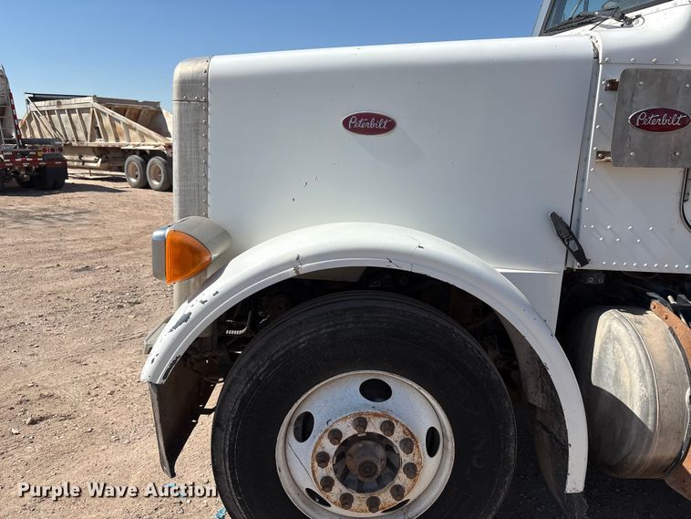 image for item EU4695 2003 Peterbilt 378 semi truck
