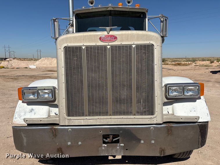 image for item EU4695 2003 Peterbilt 378 semi truck
