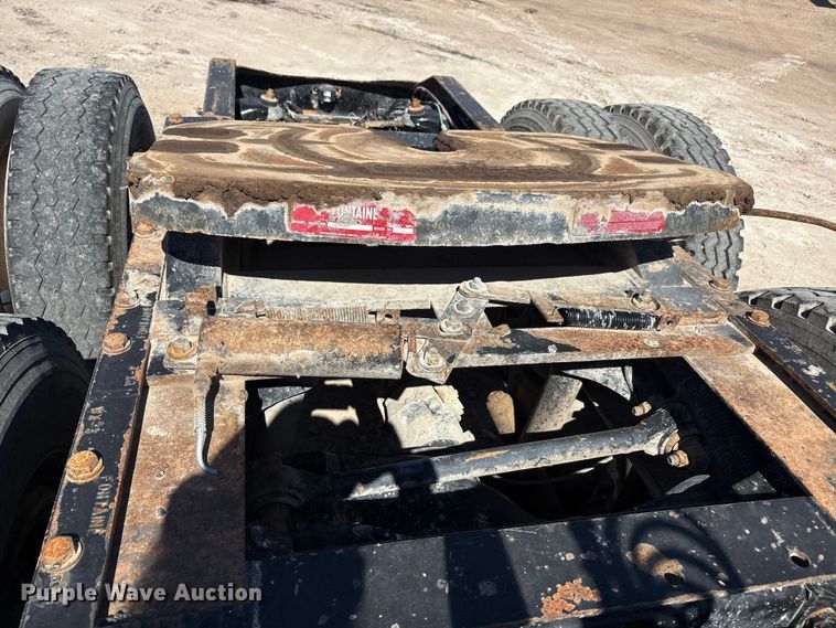 image for item EU4695 2003 Peterbilt 378 semi truck