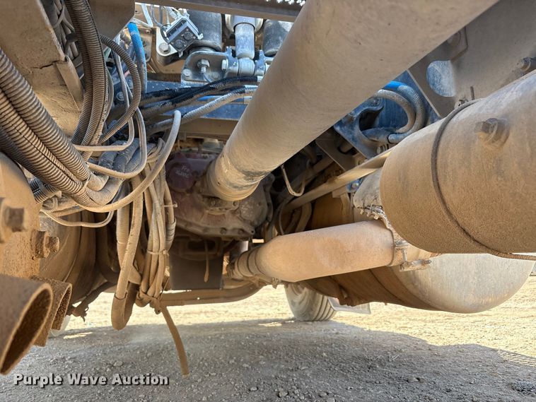 image for item EU4695 2003 Peterbilt 378 semi truck