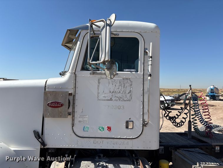 image for item EU4695 2003 Peterbilt 378 semi truck
