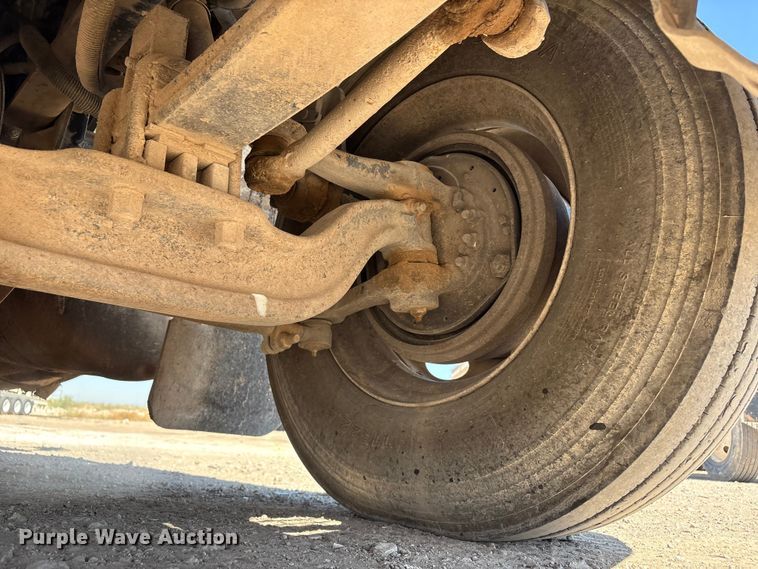 image for item EU4695 2003 Peterbilt 378 semi truck