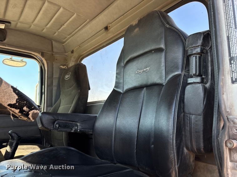 image for item EU4695 2003 Peterbilt 378 semi truck