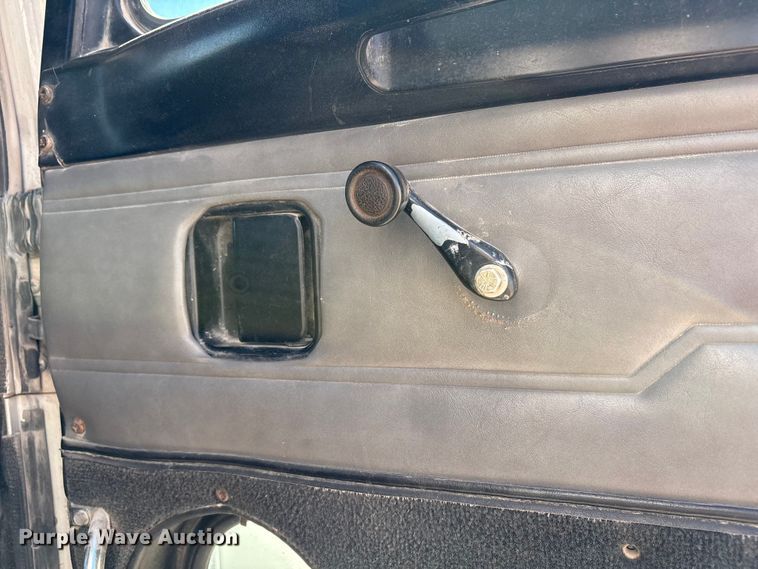 image for item EU4695 2003 Peterbilt 378 semi truck