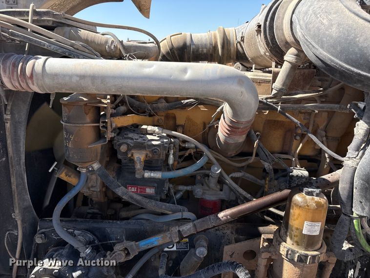 image for item EU4695 2003 Peterbilt 378 semi truck