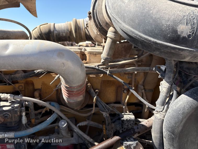 image for item EU4695 2003 Peterbilt 378 semi truck