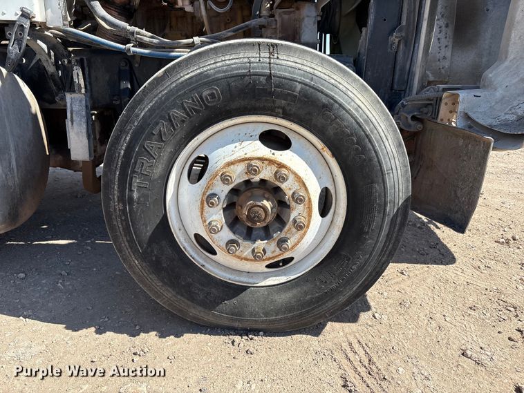 image for item EU4695 2003 Peterbilt 378 semi truck