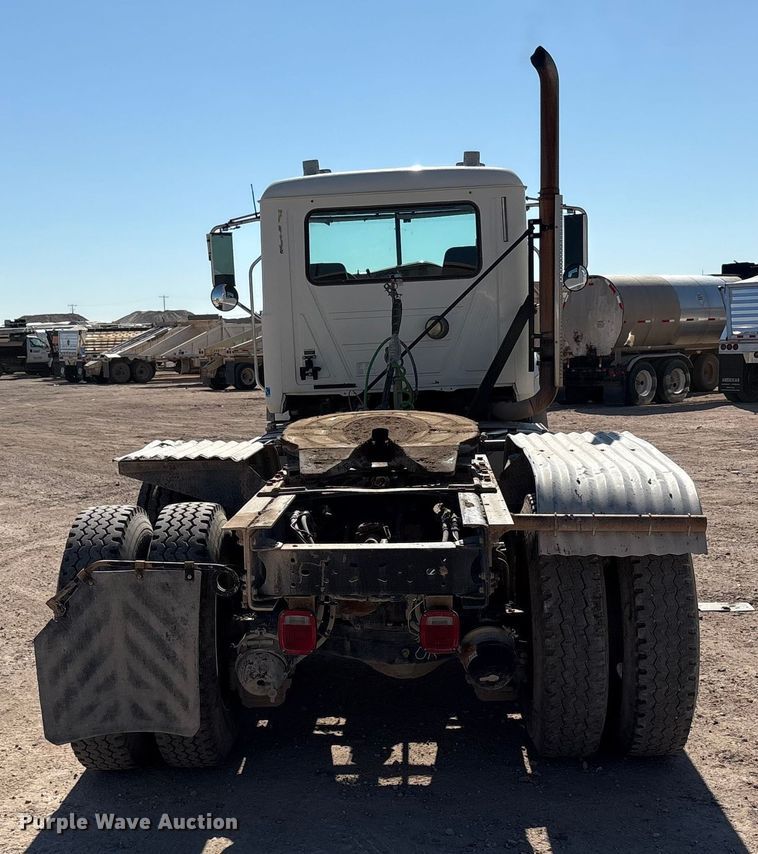 image for item EU4696 2013 Mack GU713 semi truck