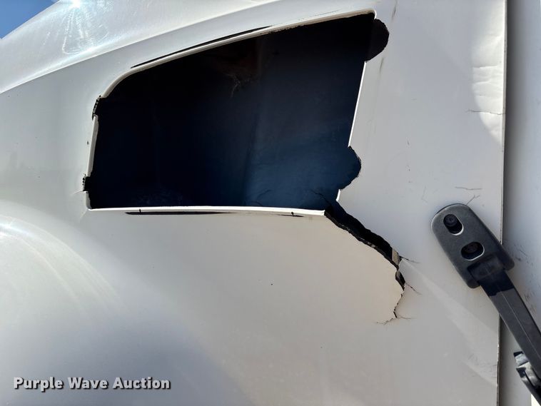 image for item EU4696 2013 Mack GU713 semi truck