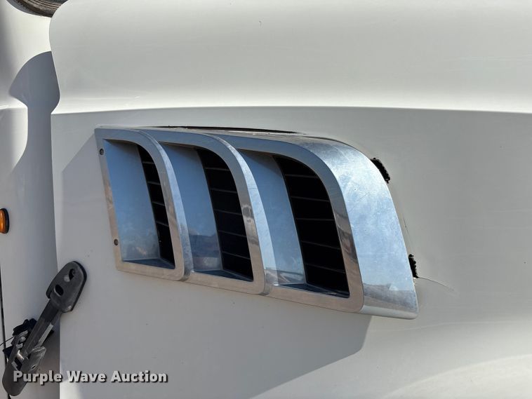 image for item EU4696 2013 Mack GU713 semi truck