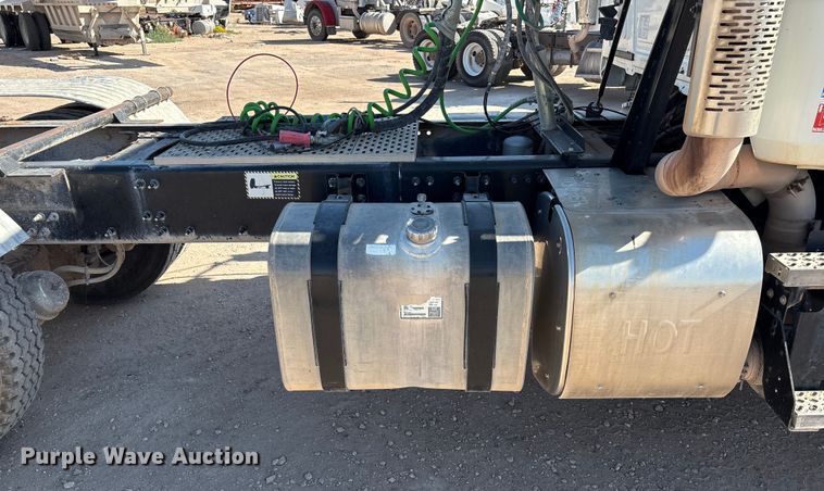 image for item EU4696 2013 Mack GU713 semi truck