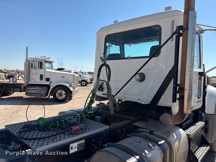 image for item EU4696 2013 Mack GU713 semi truck