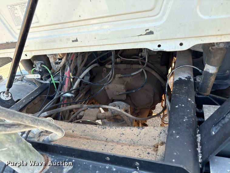 image for item EU4696 2013 Mack GU713 semi truck