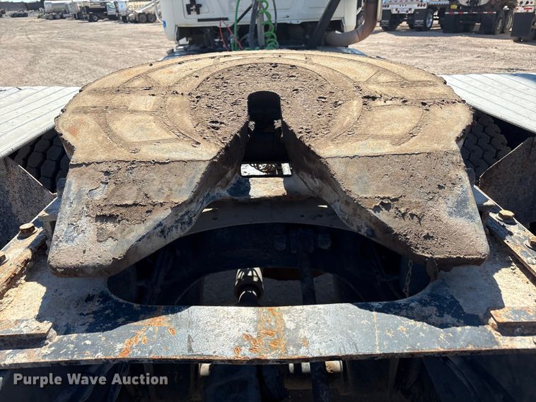 image for item EU4696 2013 Mack GU713 semi truck