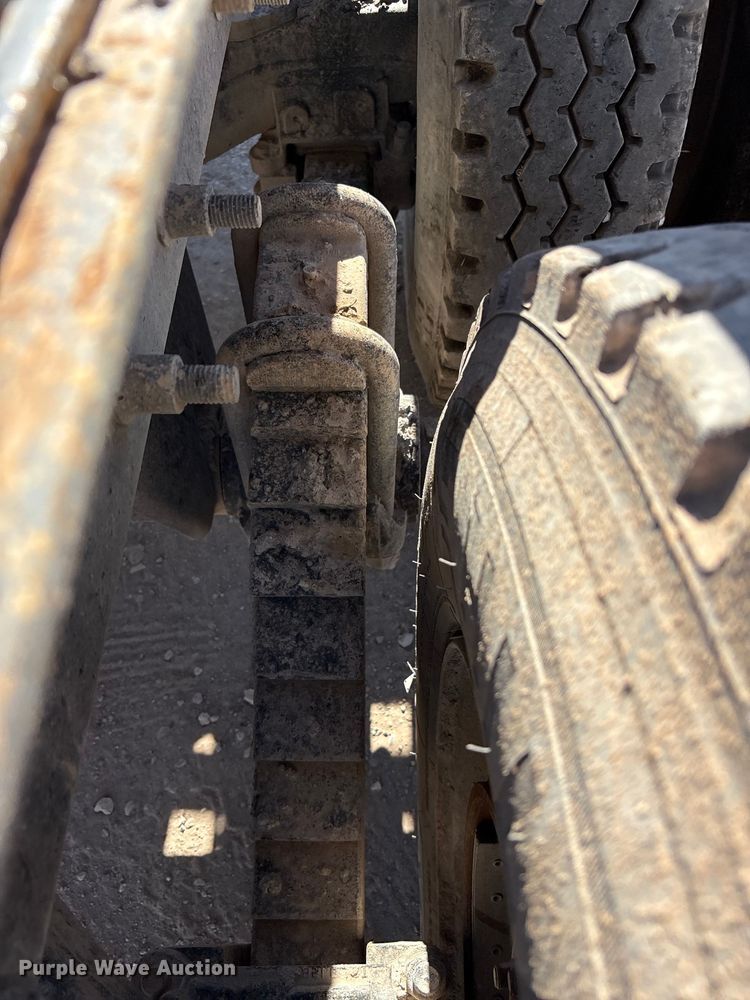 image for item EU4696 2013 Mack GU713 semi truck