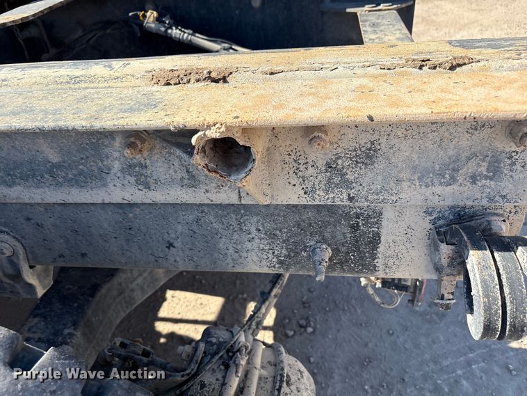 image for item EU4696 2013 Mack GU713 semi truck