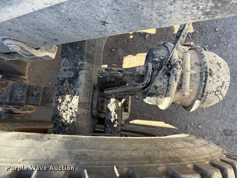 image for item EU4696 2013 Mack GU713 semi truck