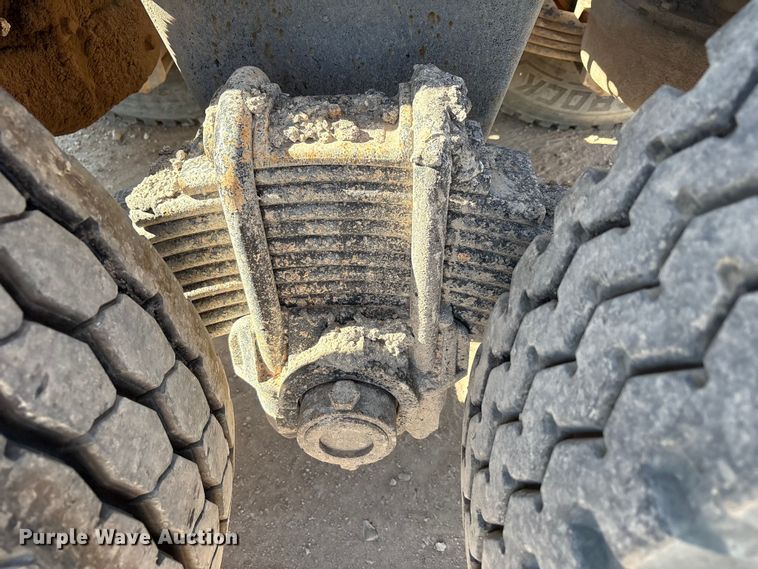 image for item EU4696 2013 Mack GU713 semi truck