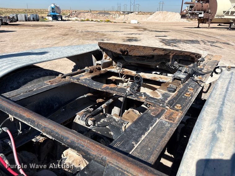 image for item EU4696 2013 Mack GU713 semi truck