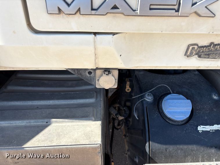 image for item EU4696 2013 Mack GU713 semi truck