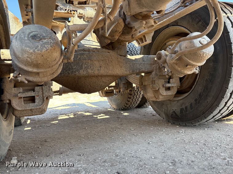 image for item EU4696 2013 Mack GU713 semi truck