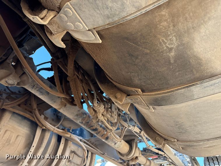 image for item EU4696 2013 Mack GU713 semi truck