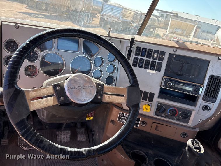 image for item EU4696 2013 Mack GU713 semi truck