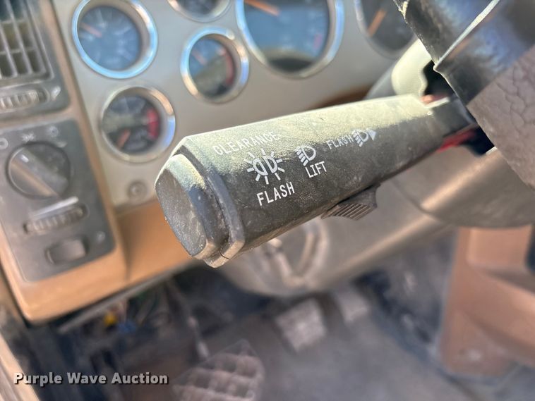 image for item EU4696 2013 Mack GU713 semi truck