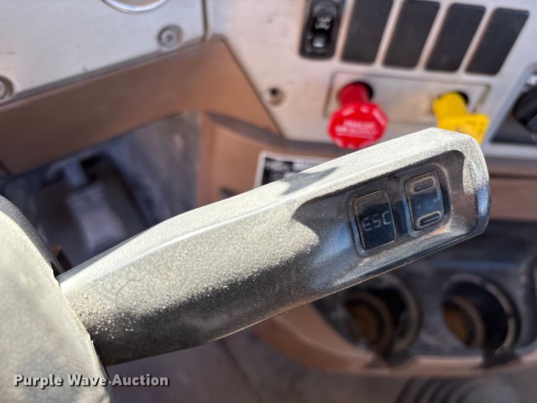 image for item EU4696 2013 Mack GU713 semi truck