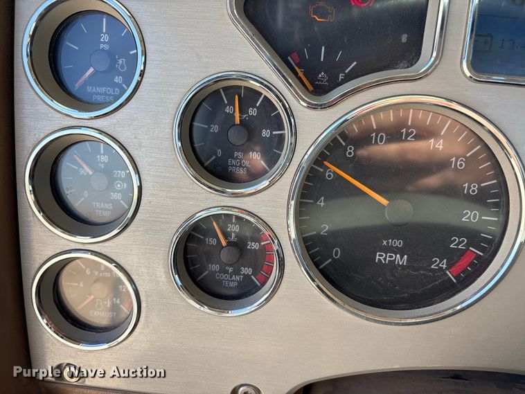 image for item EU4696 2013 Mack GU713 semi truck