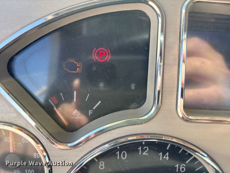 image for item EU4696 2013 Mack GU713 semi truck