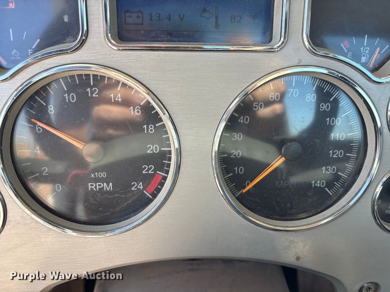 image for item EU4696 2013 Mack GU713 semi truck