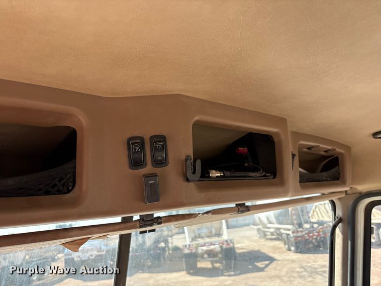 image for item EU4696 2013 Mack GU713 semi truck