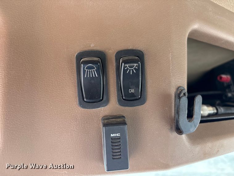 image for item EU4696 2013 Mack GU713 semi truck