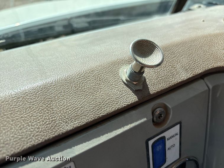 image for item EU4696 2013 Mack GU713 semi truck