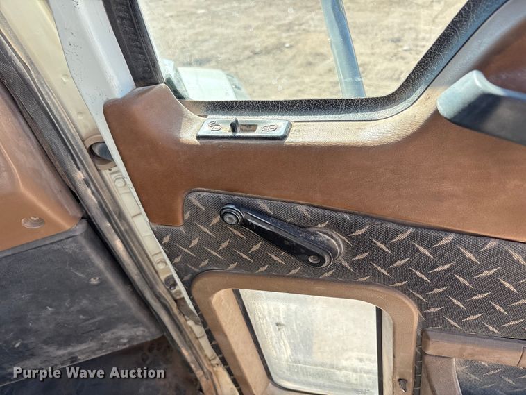 image for item EU4696 2013 Mack GU713 semi truck