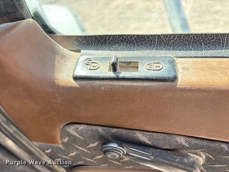 image for item EU4696 2013 Mack GU713 semi truck