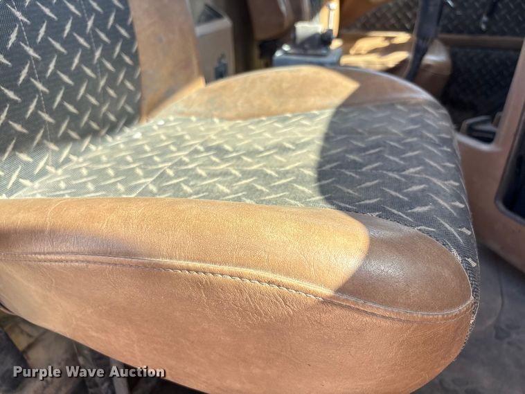 image for item EU4696 2013 Mack GU713 semi truck