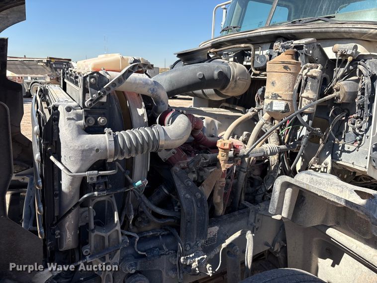 image for item EU4696 2013 Mack GU713 semi truck