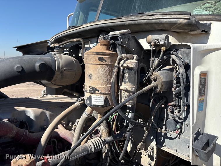 image for item EU4696 2013 Mack GU713 semi truck