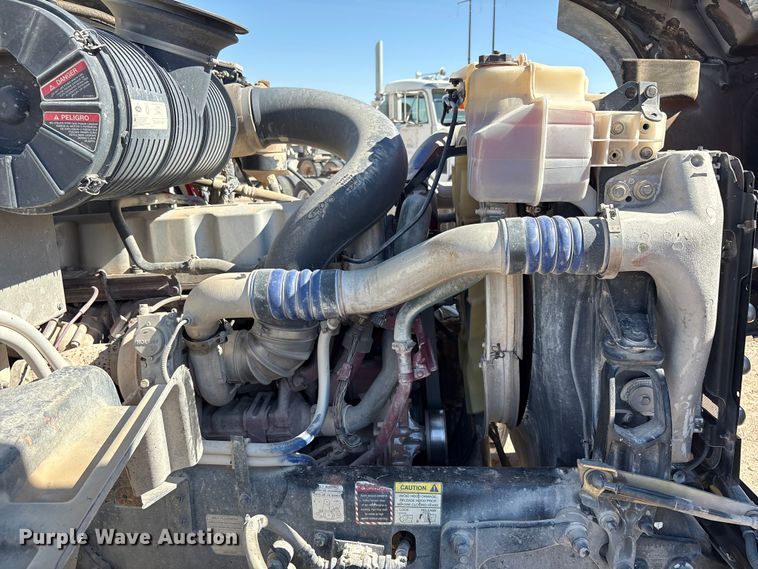 image for item EU4696 2013 Mack GU713 semi truck