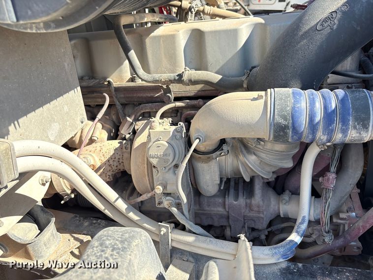 image for item EU4696 2013 Mack GU713 semi truck