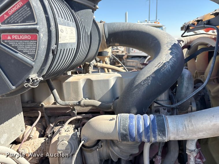 image for item EU4696 2013 Mack GU713 semi truck