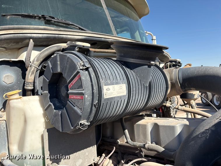 image for item EU4696 2013 Mack GU713 semi truck