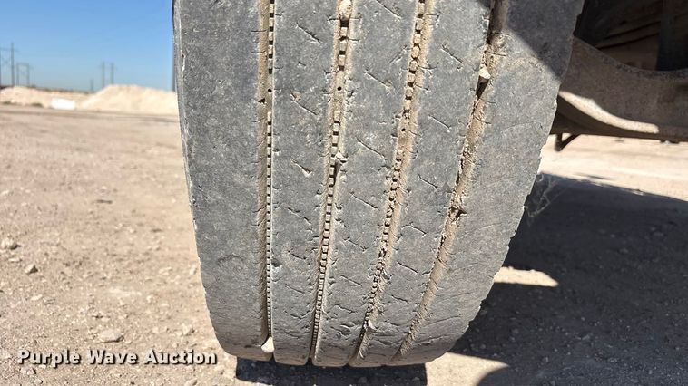 image for item EU4696 2013 Mack GU713 semi truck