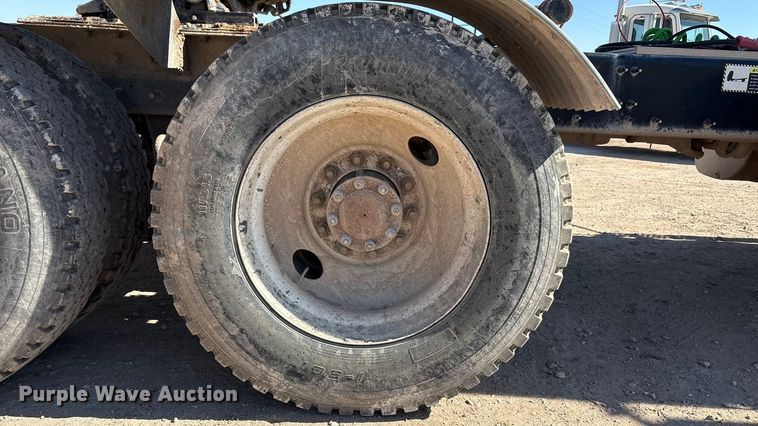 image for item EU4696 2013 Mack GU713 semi truck